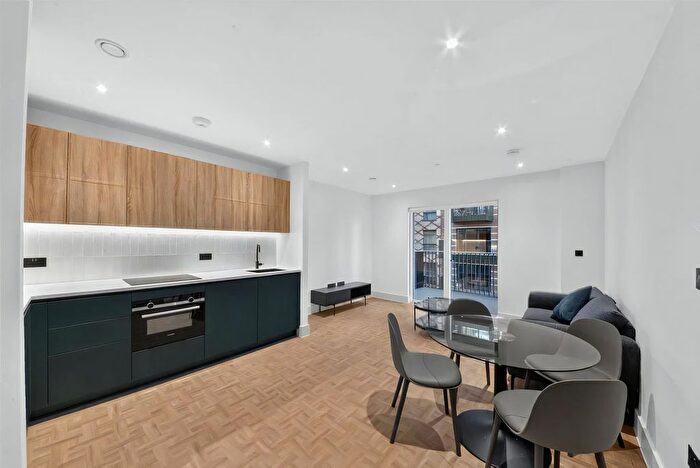 1 Bedroom Flat To Rent In Monarch Square, London, SW11