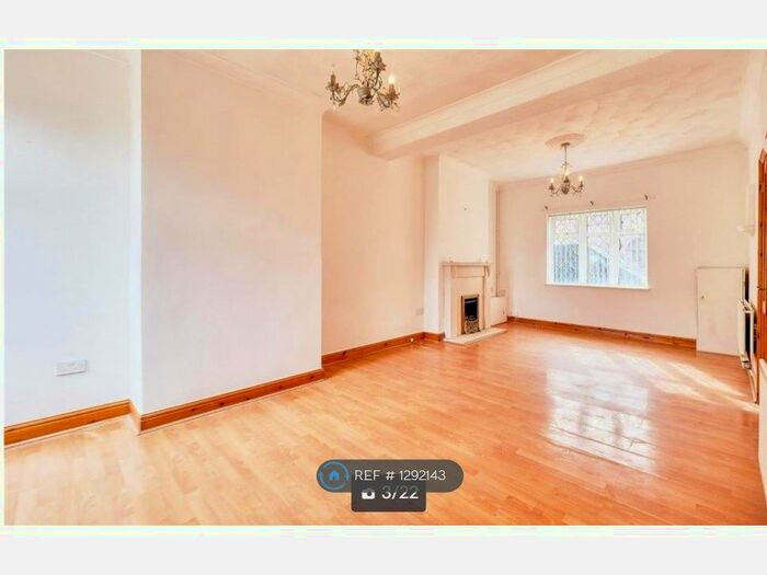 3 Bedroom Terraced House To Rent In Ainsworth Street, Stoke-On-Trent ST4