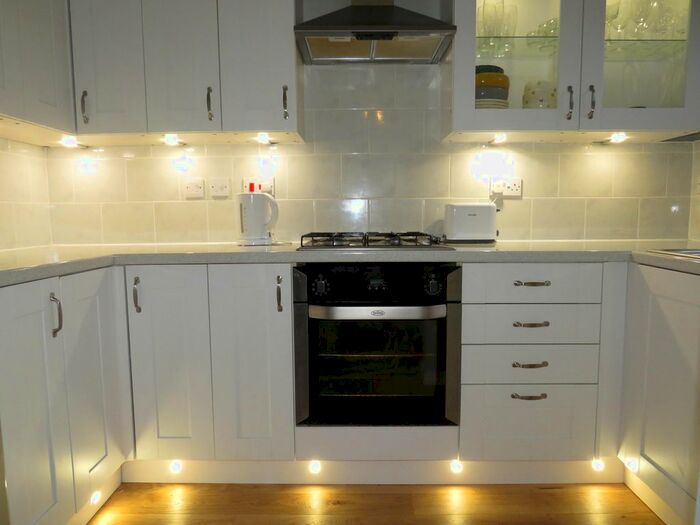 2 Bedroom Property To Rent In Wavytree Close, Warwick, CV34