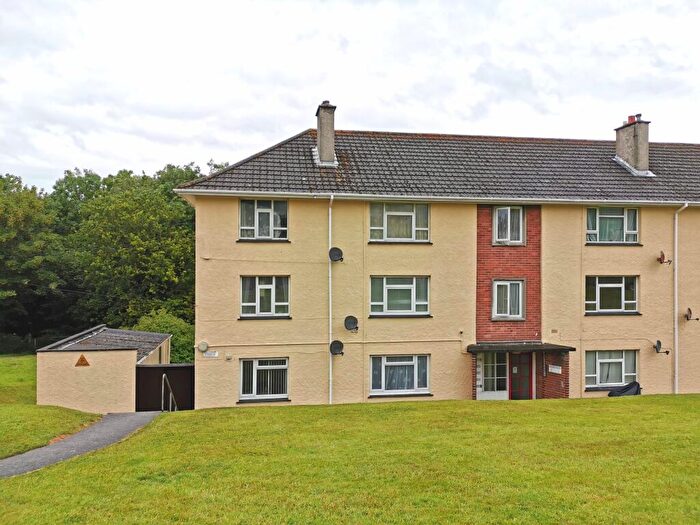 2 Bedroom Flat To Rent In Warburton Gardens, Plymouth, PL5