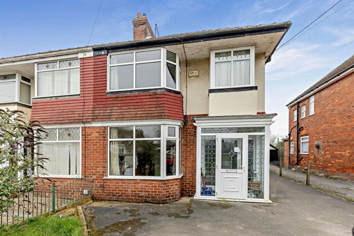 4 Bedroom Semi Detached House For Sale In Carr Lane, Willerby, Hull, HU10