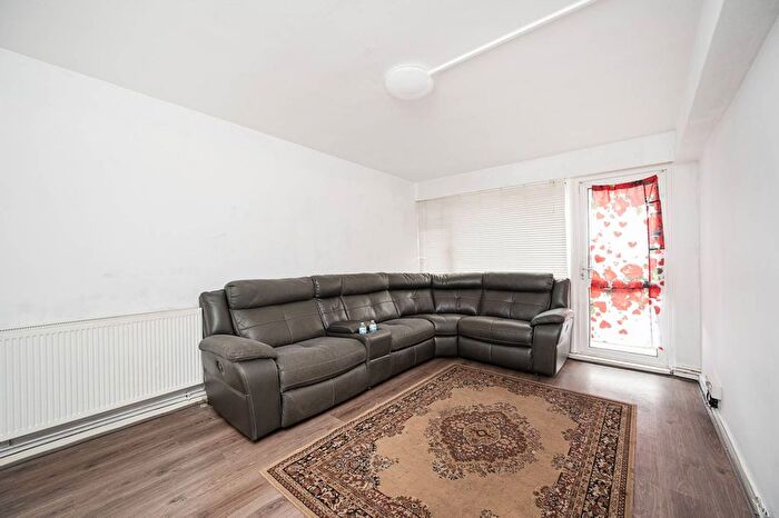 2 Bedroom Flat For Sale In Ellsworth Street, Bethnal Green, London, E2