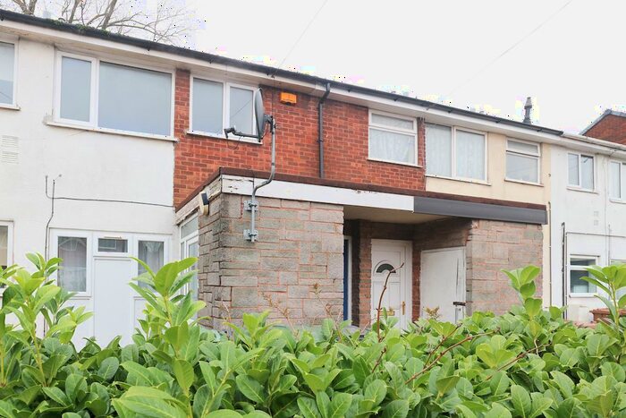 2 Bedroom Maisonette To Rent In Harden Close, Walsall, West Midlands, WS3