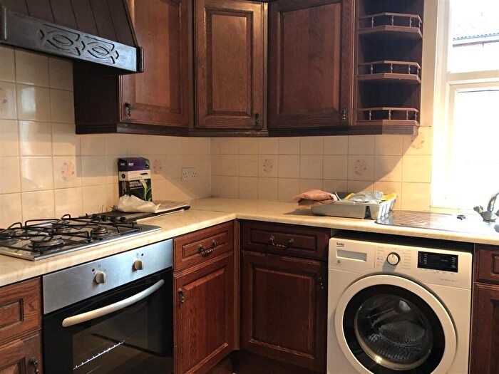 2 Bedroom Apartment To Rent In Algernon Road, Hendon, NW4