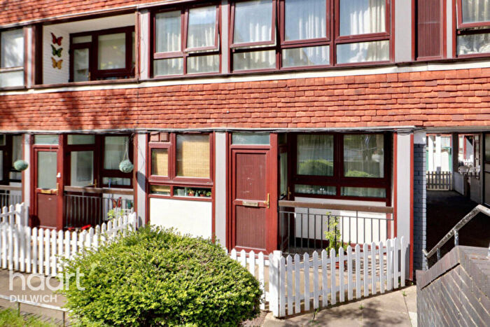 3 Bedroom Flat For Sale In Carlton Grove, London, SE15