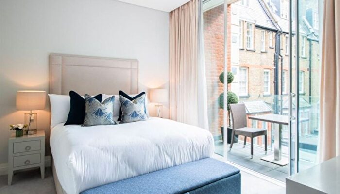 1 Bedroom Flat To Rent In Green Street, Mayfair, W1K