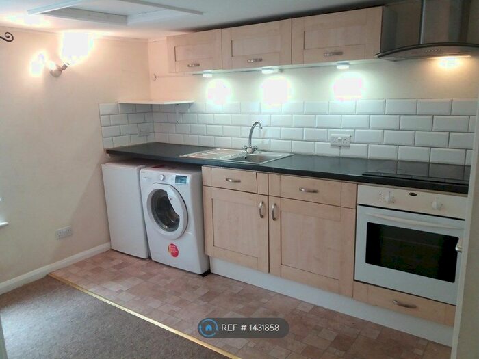 1 Bedroom Flat To Rent In Mount Ephraim, Tunbridge Wells, TN4