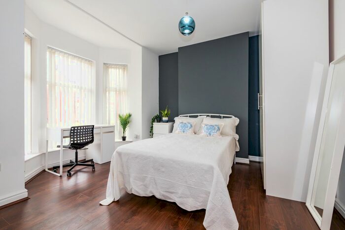 10 Bedroom Terraced House To Rent In Granville Road, Fallowfield, Manchester, M14