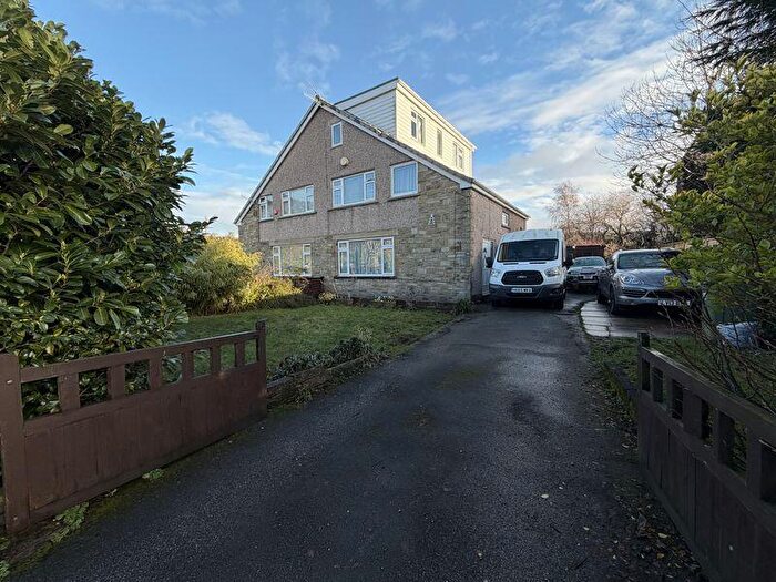 4 Bedroom Semi Detached House For Sale In Kershaw Crescent, Luddendenfoot, Halifax, HX2