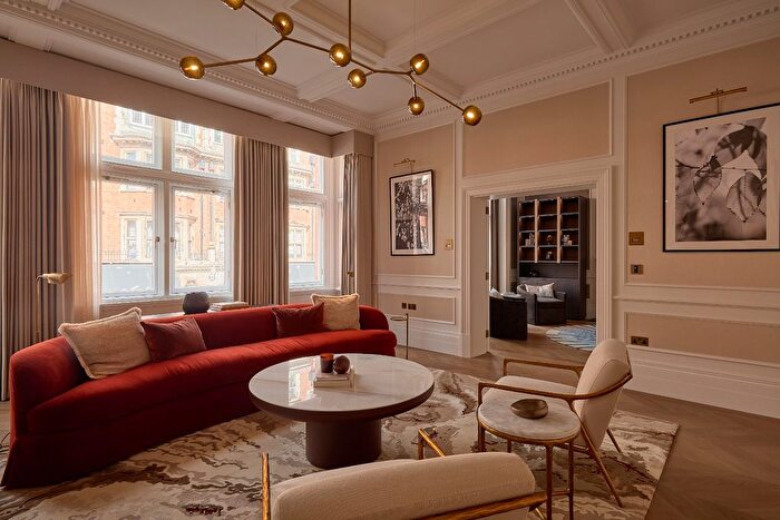 4 Bedroom Maisonette To Rent In Mount Street, Mayfair, London, W1K