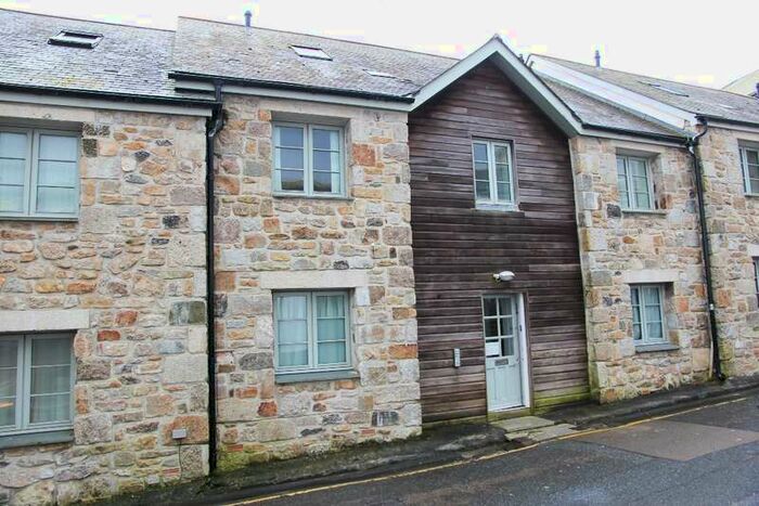 2 Bedroom Maisonette Flat To Rent In Leskinnick Place, , Penzance, TR18