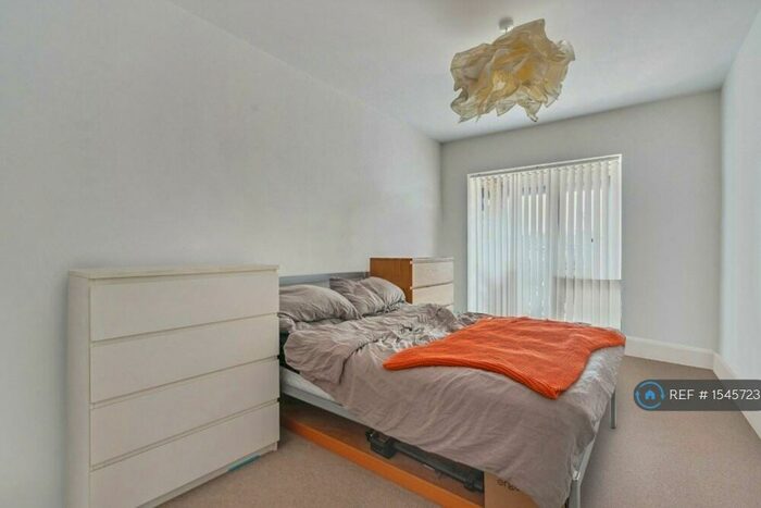 1 Bedroom Flat To Rent In Holloway Road, London, N7