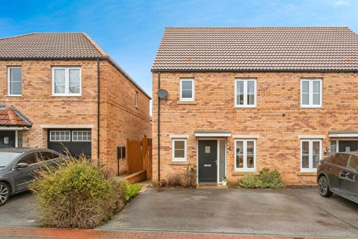 3 Bedroom Semi Detached House For Sale In Green Shank Drive, Mexborough, S64