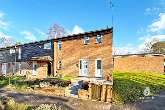 2 Bedroom End Terrace House For Sale In Pembroke, Bracknell, RG12