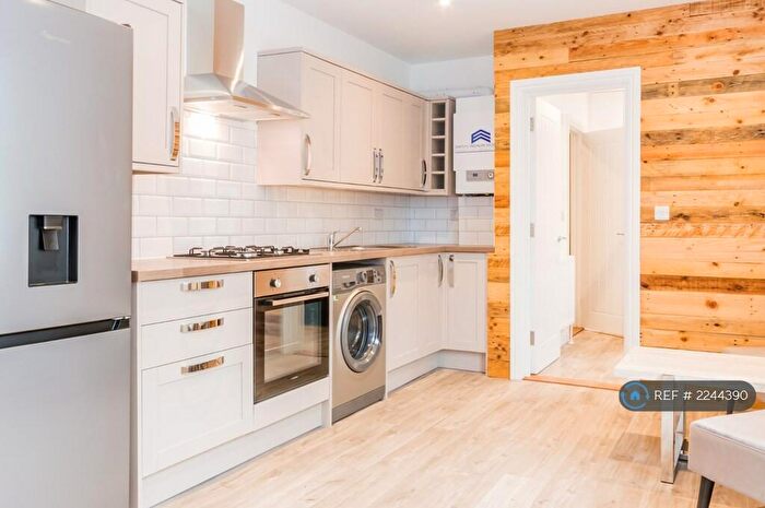 2 Bedroom Flat To Rent In A&C Fawcett Road, Southsea, PO4