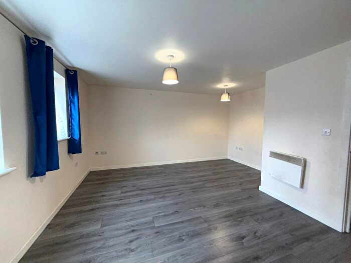 2 Bedroom Flat To Rent In Buntingbridge Road, Ilford, IG2