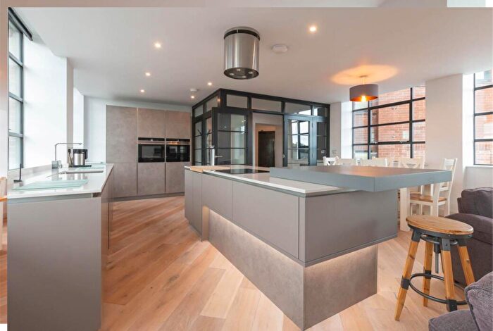4 Bedroom Flat For Sale In Livery Street, Jewellery Quarter, B3