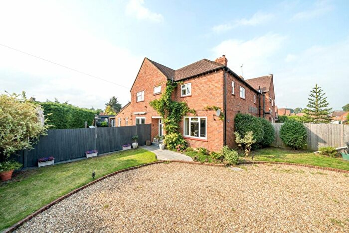 4 Bedroom Semi-Detached House To Rent In Rutherwyk Road, Chertsey, KT16