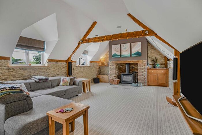 4 Bedroom Semi-Detached House To Rent In Wendlebury, Bicester, Oxfordshire, OX25