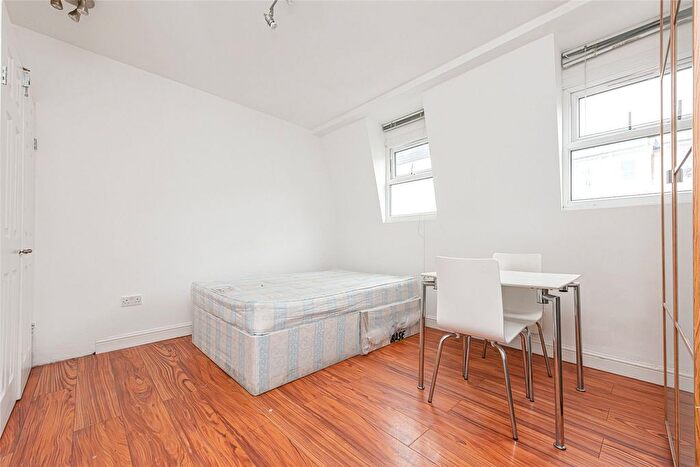 Studio To Rent In Fairmead Road, Islington, London, N19