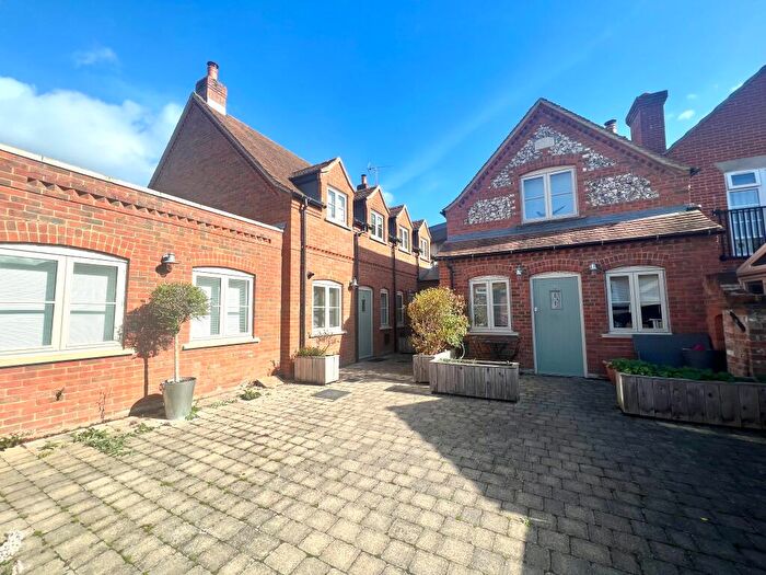 2 Bedroom House To Rent In Latimer Street, Romsey, SO51