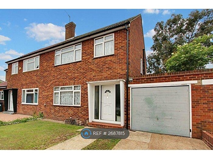 3 Bedroom Semi Detached House To Rent In Jacqueline Close, Northolt, UB5