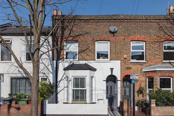 1 Bedroom Apartment For Sale In Victoria Road, Walthamstow, E17