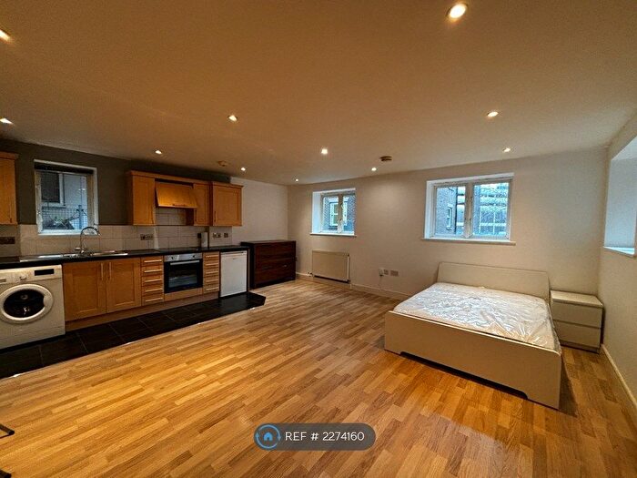 Studio To Rent In Auction House Courtyard, Luton, LU1