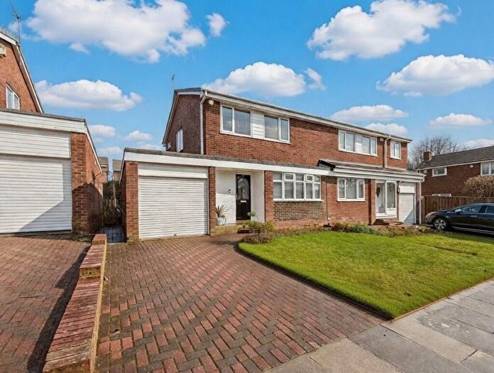 3 Bedroom Semi-Detached House For Sale In Plenmeller Place, Sunniside, Newcastle Upon Tyne, NE16