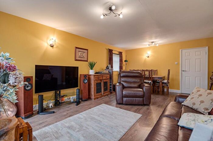 3 Bedroom End Of Terrace House For Sale In Pendle Court, Bolton, BL1