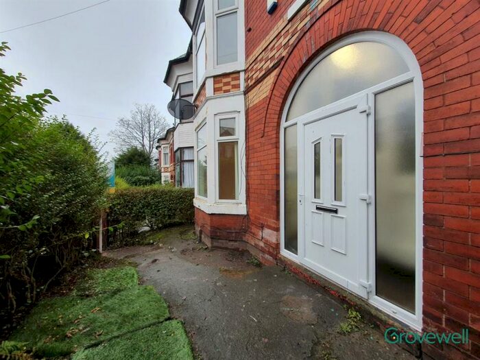 4 Bedroom Semi-Detached House To Rent In Hilton Crescent, Prestwich, Manchester, M25
