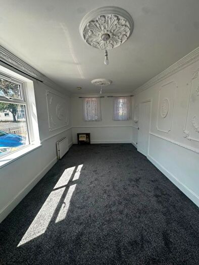 3 Bedroom End Of Terrace House To Rent In Fieldway, Dagenham, RM8
