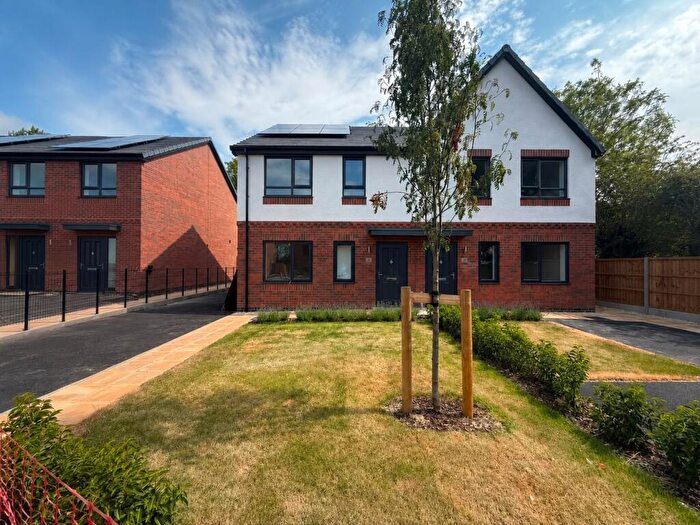 4 Bedroom Semi-Detached House For Sale In Agnes Drive, Ripley, DE5