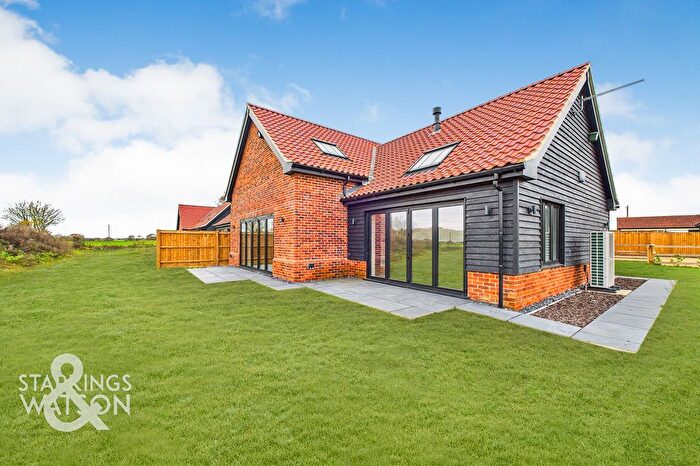 4 Bedroom Chalet For Sale In Mitchells Yard, Mill Road, Winfarthing, Diss, IP22