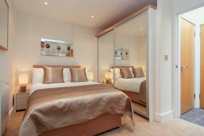 1 Bedroom Mews To Rent In Castlereagh Street, London, W1H