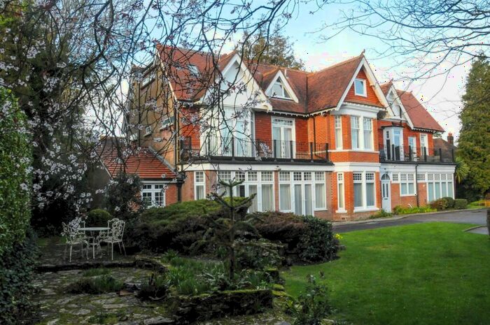 3 Bedroom Apartment To Rent In Pinewood Road, Branksome Park, BH13