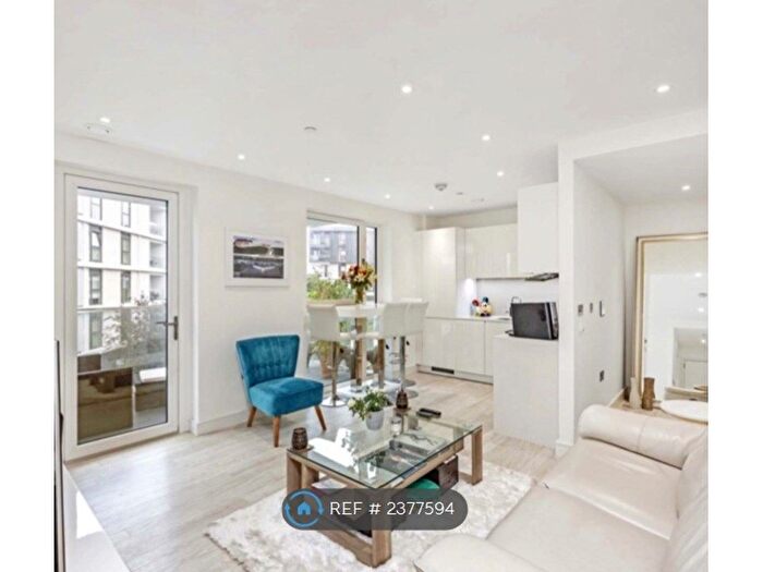 1 Bedroom Flat To Rent In Wandsworth Road, London, SW8