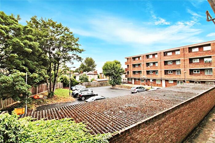 1 Bedroom Flat For Sale In Eglinton Road, London, SE18