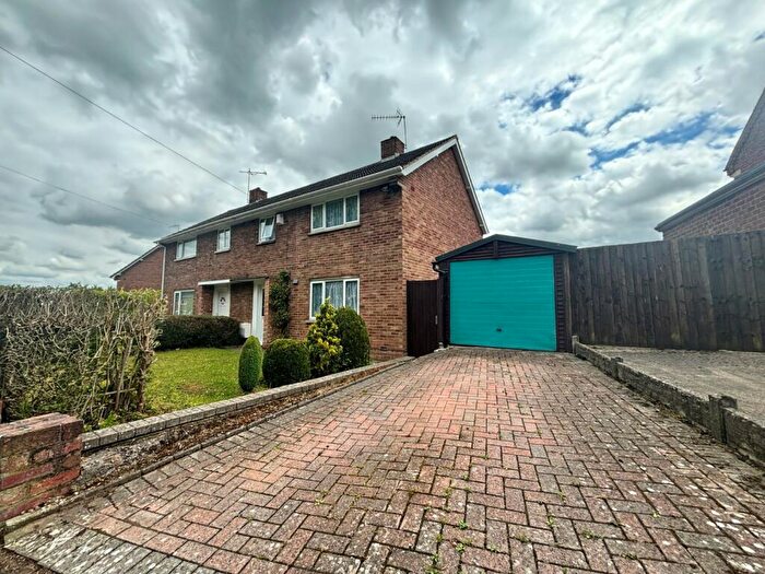 3 Bedroom Semi-Detached House To Rent In Foxlydiate Crescent, Redditch, Worcestershire, B97
