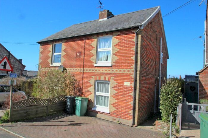 2 Bedroom Semi-Detached House For Sale In Main Road, Havenstreet, Ryde, PO33