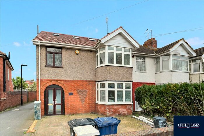 7 Bedroom End Of Terrace House To Rent In Horsenden Lane South, Perivale, UB6