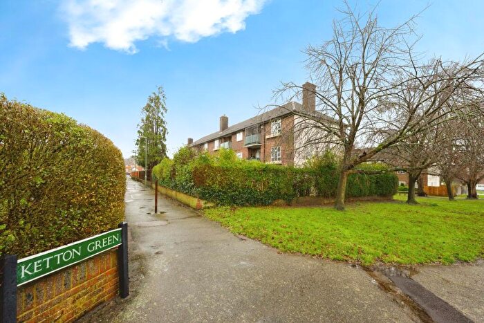 2 Bedroom Apartment For Sale In Ketton Green, Merstham, Redhill, RH1