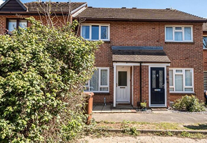 2 Bedroom Terraced House For Sale In Wilsdon Way, Kidlington, Oxfordshire, OX5
