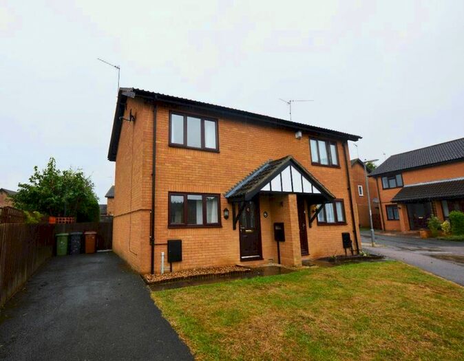 2 Bedroom Semi-Detached House To Rent In Chatsworth Drive, Wellingborough, NN8