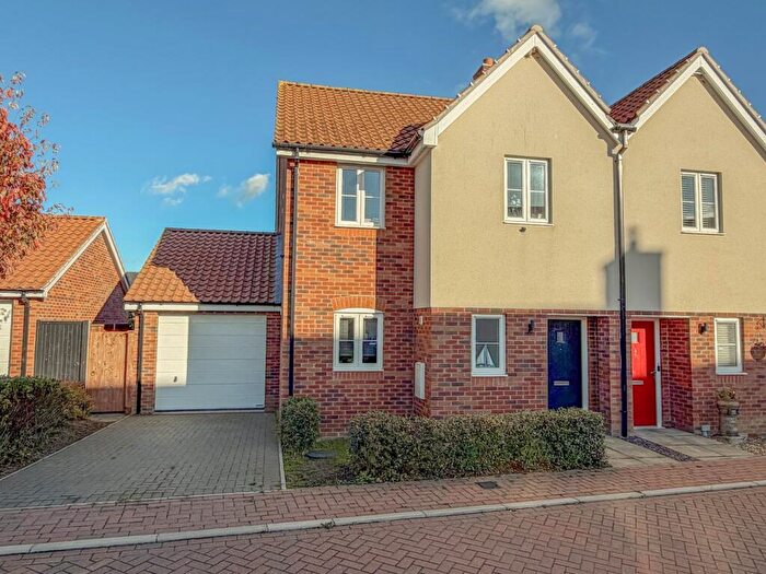 3 Bedroom Semi-Detached House For Sale In St Marys View, Otley, Ipswich, IP6