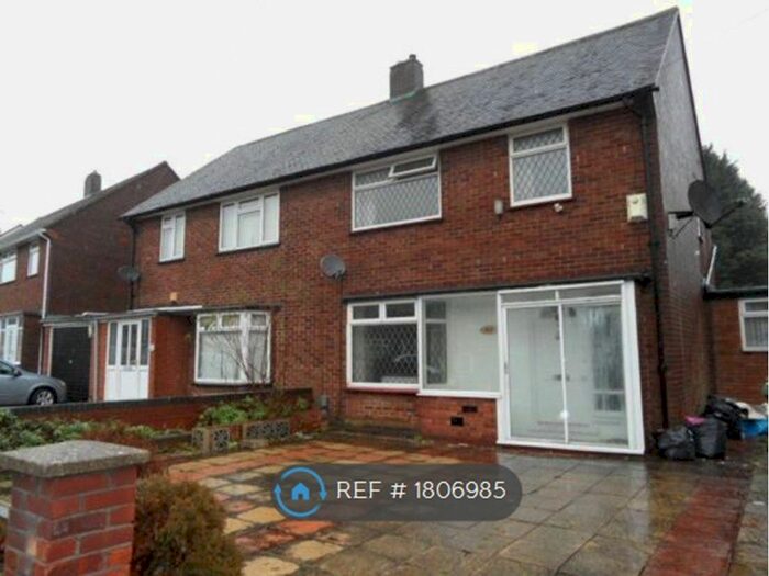 3 Bedroom Semi-Detached House To Rent In Southdrift Way, Luton, LU1