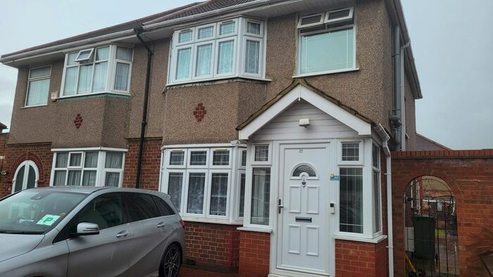 5 Bedroom Semi-Detached House To Rent In New Road, Hillingdon, Uxbridge, UB8