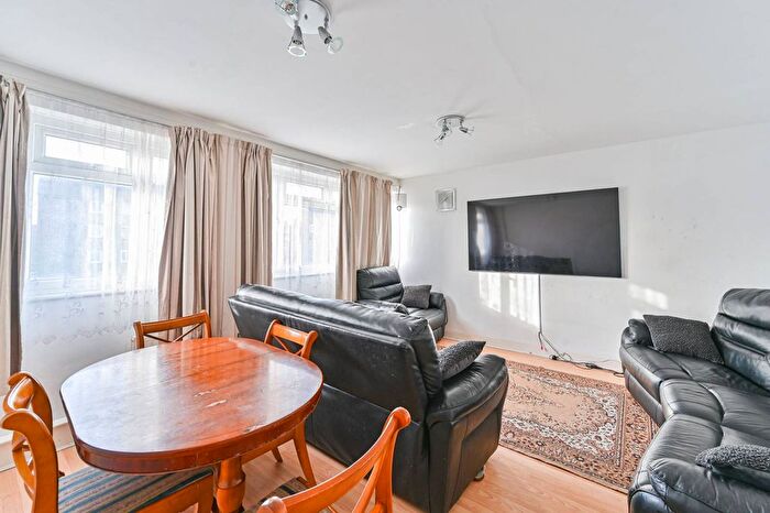 2 Bedroom Flat For Sale In John Wilson Street, Woolwich, London, SE18