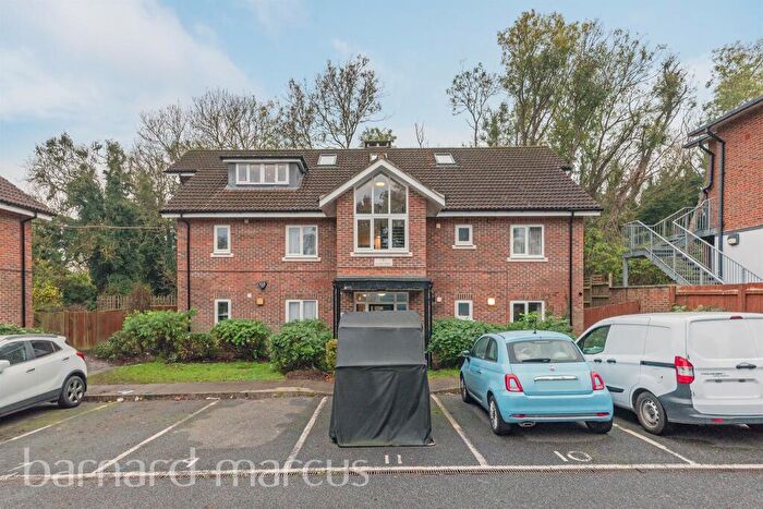 1 Bedroom Apartment For Sale In Whitethorn Avenue, Coulsdon, CR5