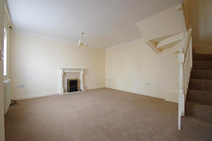 2 Bedroom End Of Terrace House To Rent In St Johns Road, Shanklin, PO37